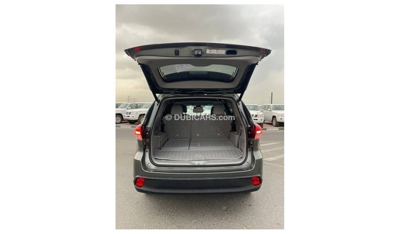 تويوتا هايلاندر 2019 Toyota Highlander XLE AWD 4X4 3.5L V6 - FULL OPTION  - UAE PASS