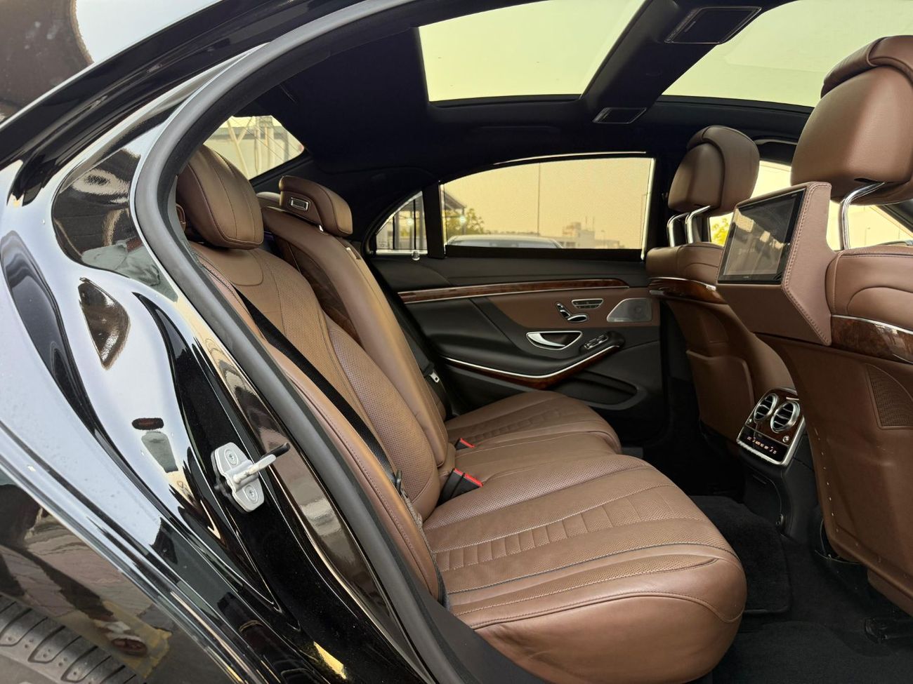 مرسيدس بنز S 550