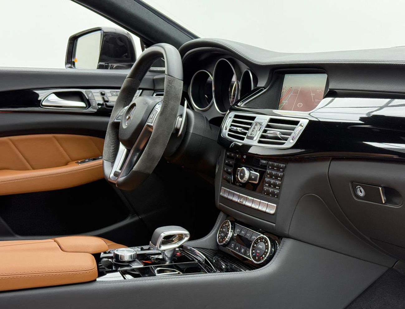 مرسيدس بنز CLS 63 AMG 2013 Mercedes Benz CLS 63 AMG, Full Mercedes Service History, Fully Loaded, Excellent Condition, GCC