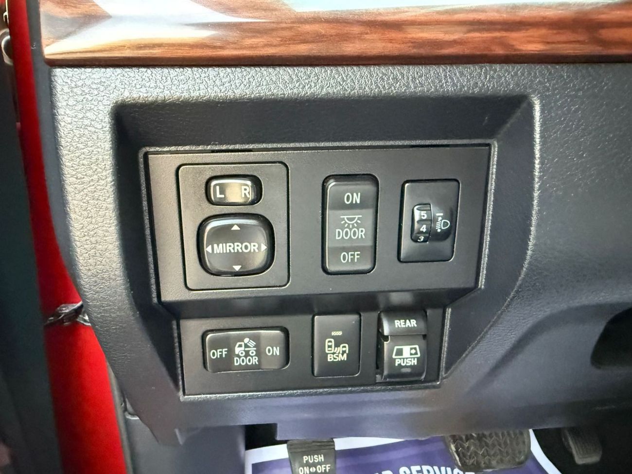 تويوتا تاندرا PETROL TUNDRA 5,7 LITER LEFT HAND DRIVE 2017 MODEL