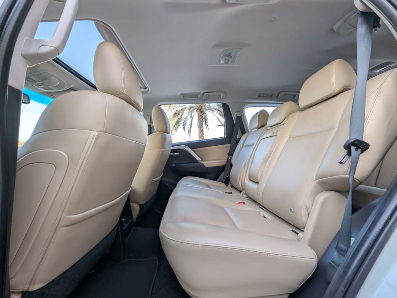 ميتسوبيشي مونتيرو سبورت Mitsubishi Montero sport 2022 LHD white colour