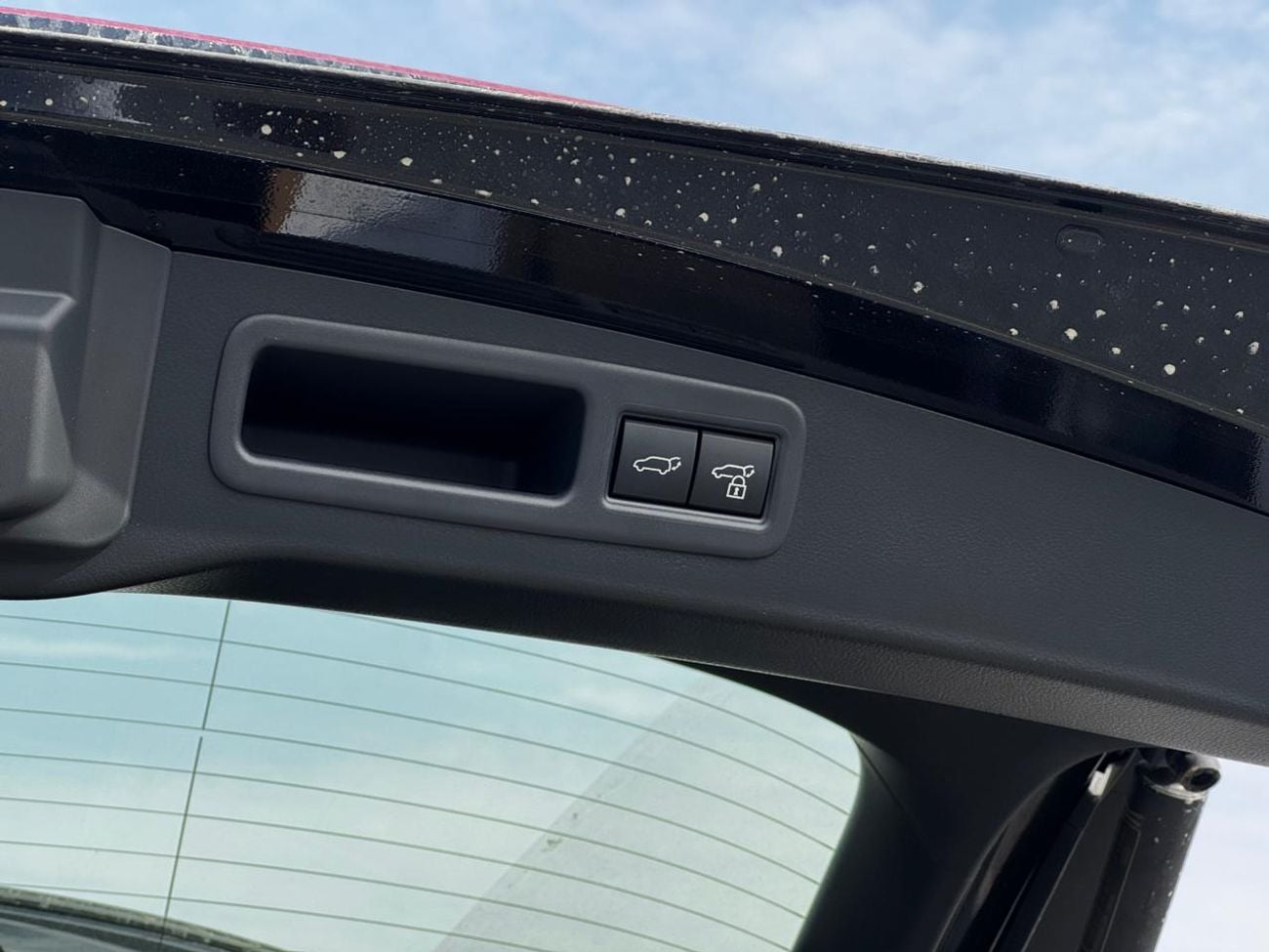 لكزس RC 350 The 2026 Lexus RX350 Signet (GCC/UAE Spec) is a luxury AWD SUV