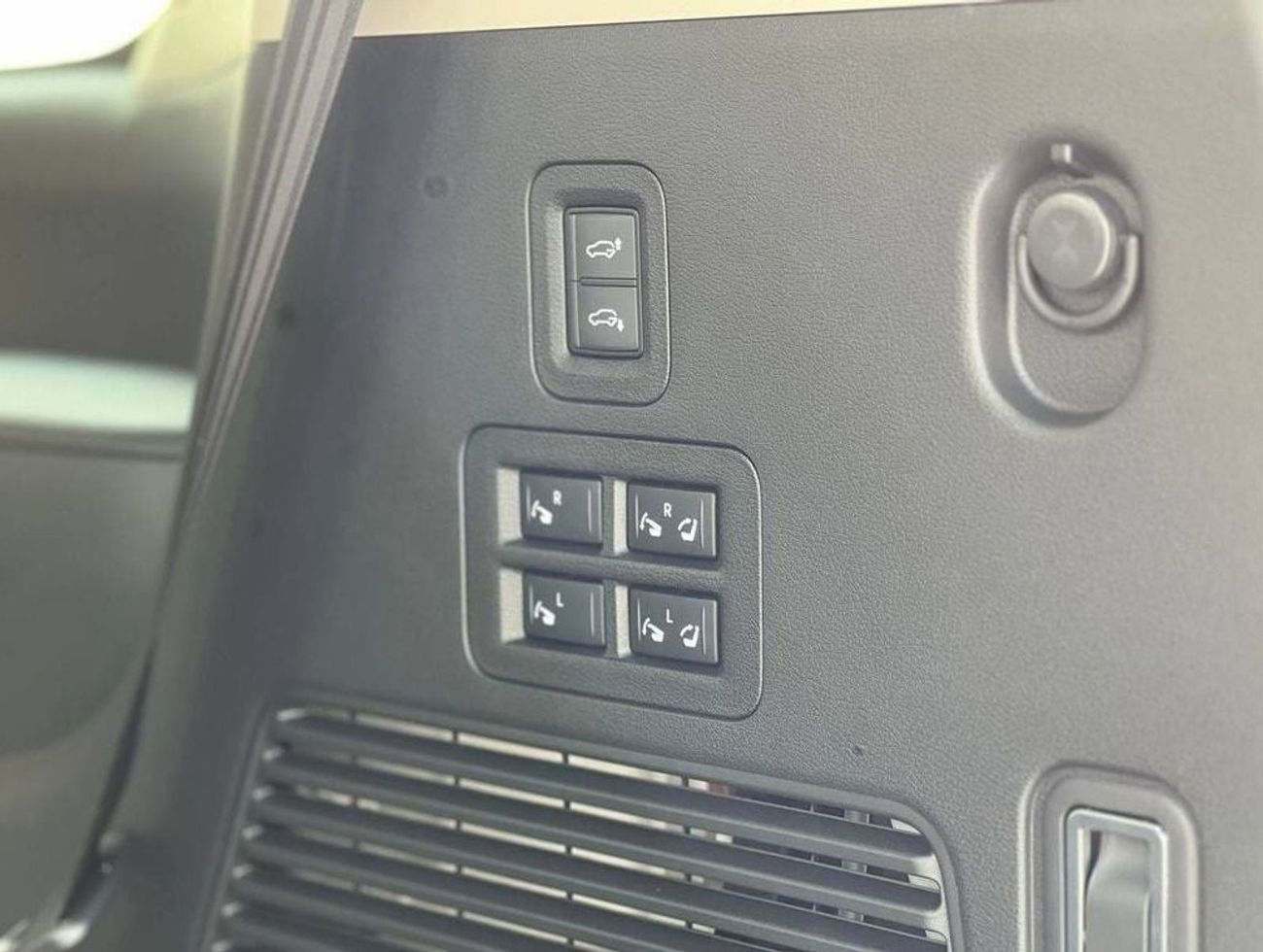 Infiniti QX80 3.5L TWIN TURBO PTR A/T // 2025 // FULL OPTION WITH 360 CAMERA , COOLING&HEATED SEATS , COOL BOX //