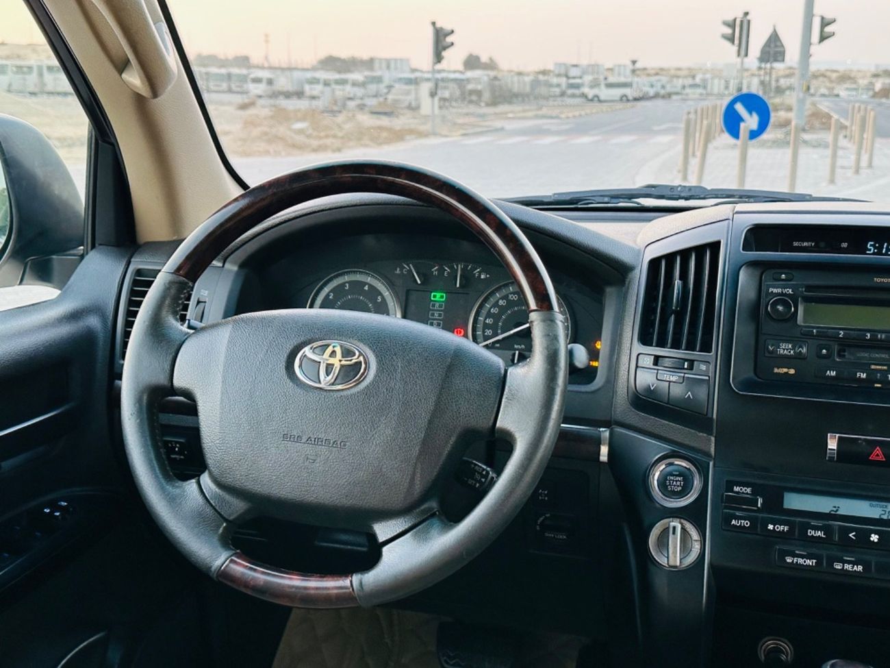 Toyota Land Cruiser MODEL 2010 GCC CAR PERFECT CONDITION INSIDE AND OUTSIDE FULL OPTION SUN ROOF LEATHER SEATS