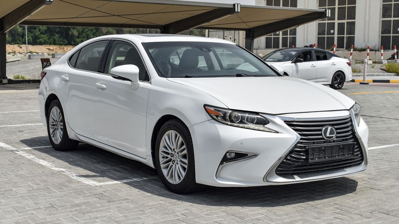 Used Lexus ES350 2017 for sale in Sharjah - 757779