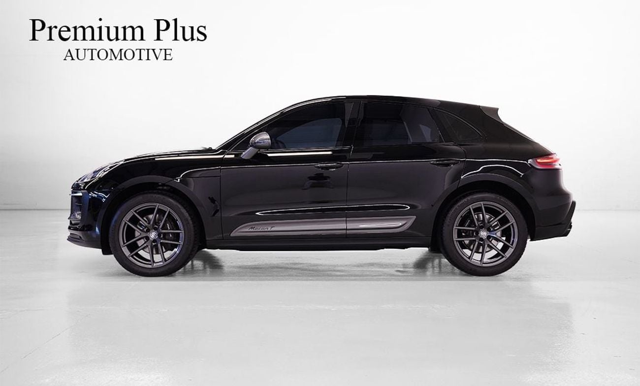 بورش ماكان T 2.0L (260 HP) 2024 Porsche Macan, Warranty, Full Porsche Service History, Sport Chrono Package, Ve