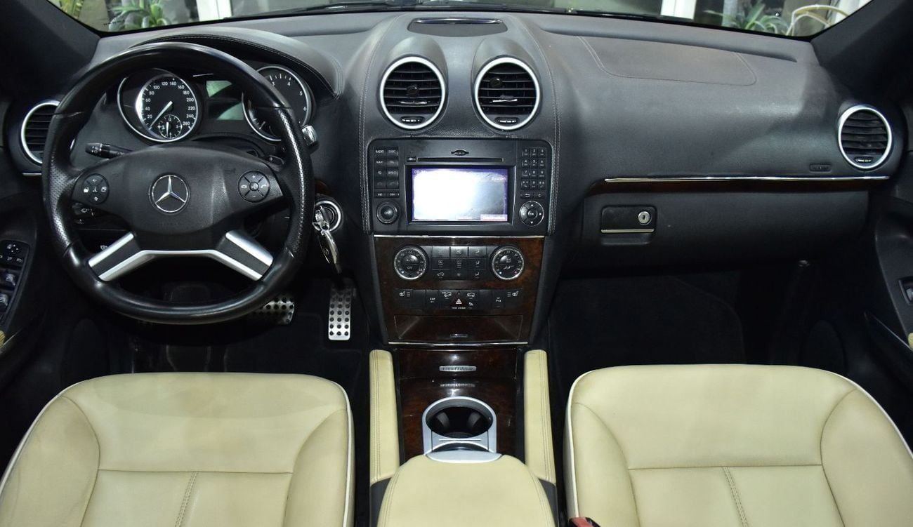مرسيدس بنز ML 350 EXCELLENT DEAL for our Mercedes Benz ML350 4Matic ( 2011 Model ) in Black Color GCC Specs