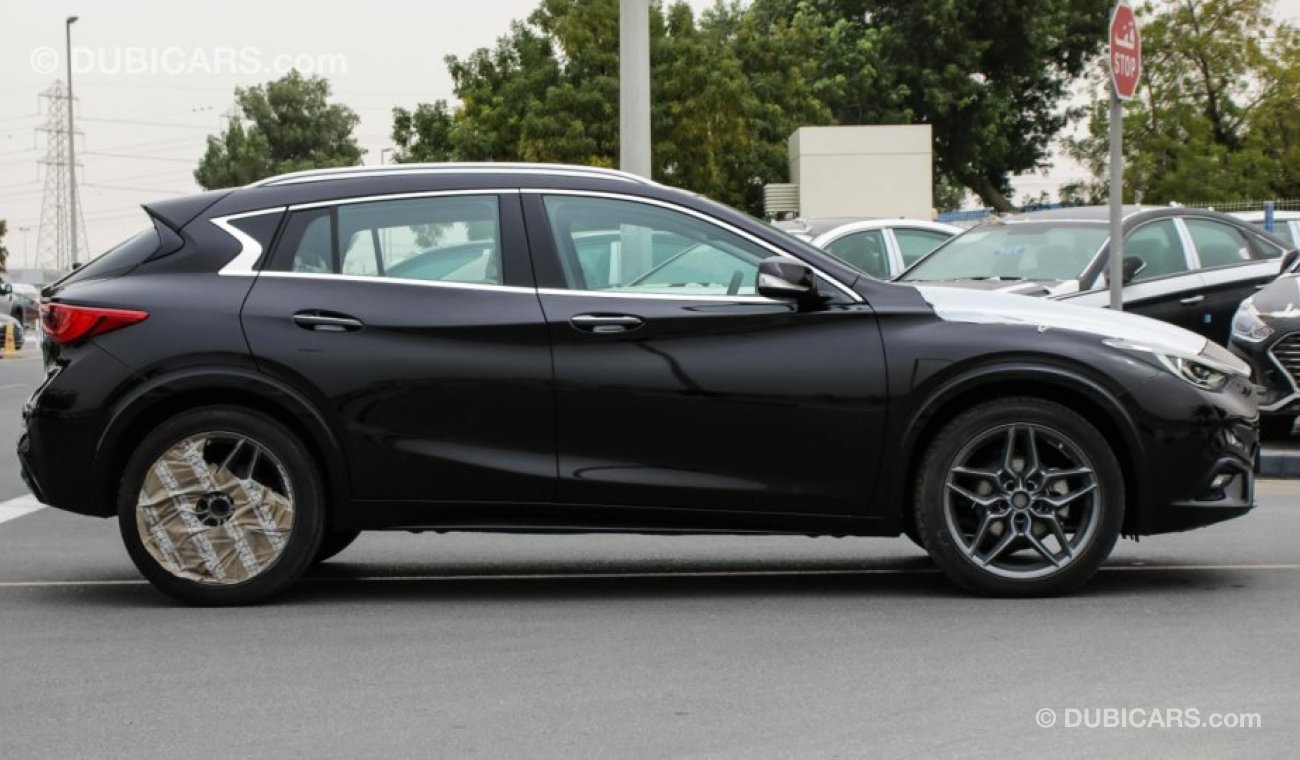 إنفينيتي Q 30 1.6T Premium - GCC Specs - Zero KM