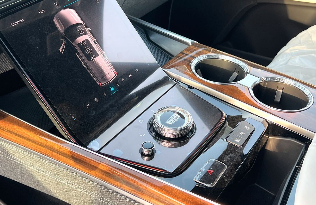 Cadillac Escalade 2025 Sport Platinum 6.2L 4WD