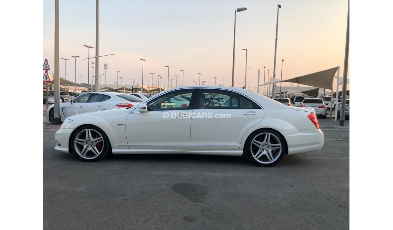 مرسيدس بنز S 350 موديل 2011 خليجي كت 63 فل مواصفات كراسي جلد ومثبت سرعه وتحكم كهربي كامل ونظام صوت ممتاز وبانوراما