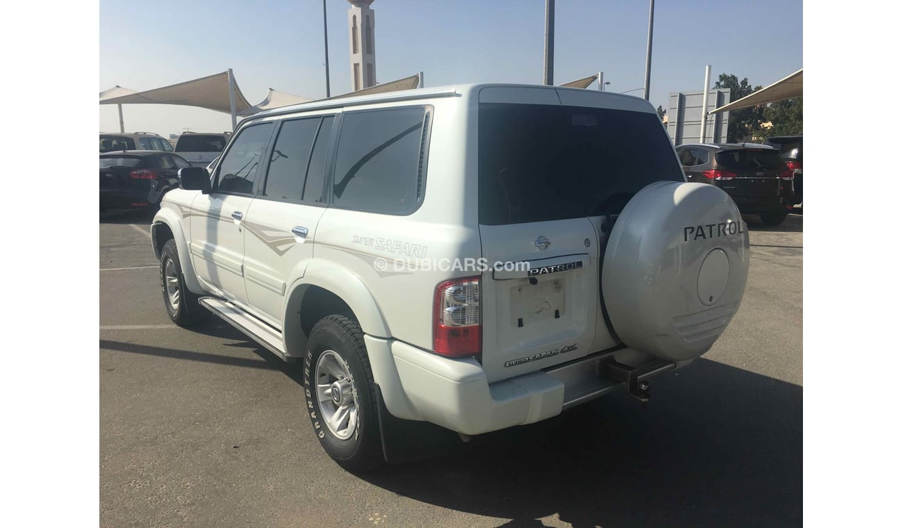 Nissan Patrol Super Safari