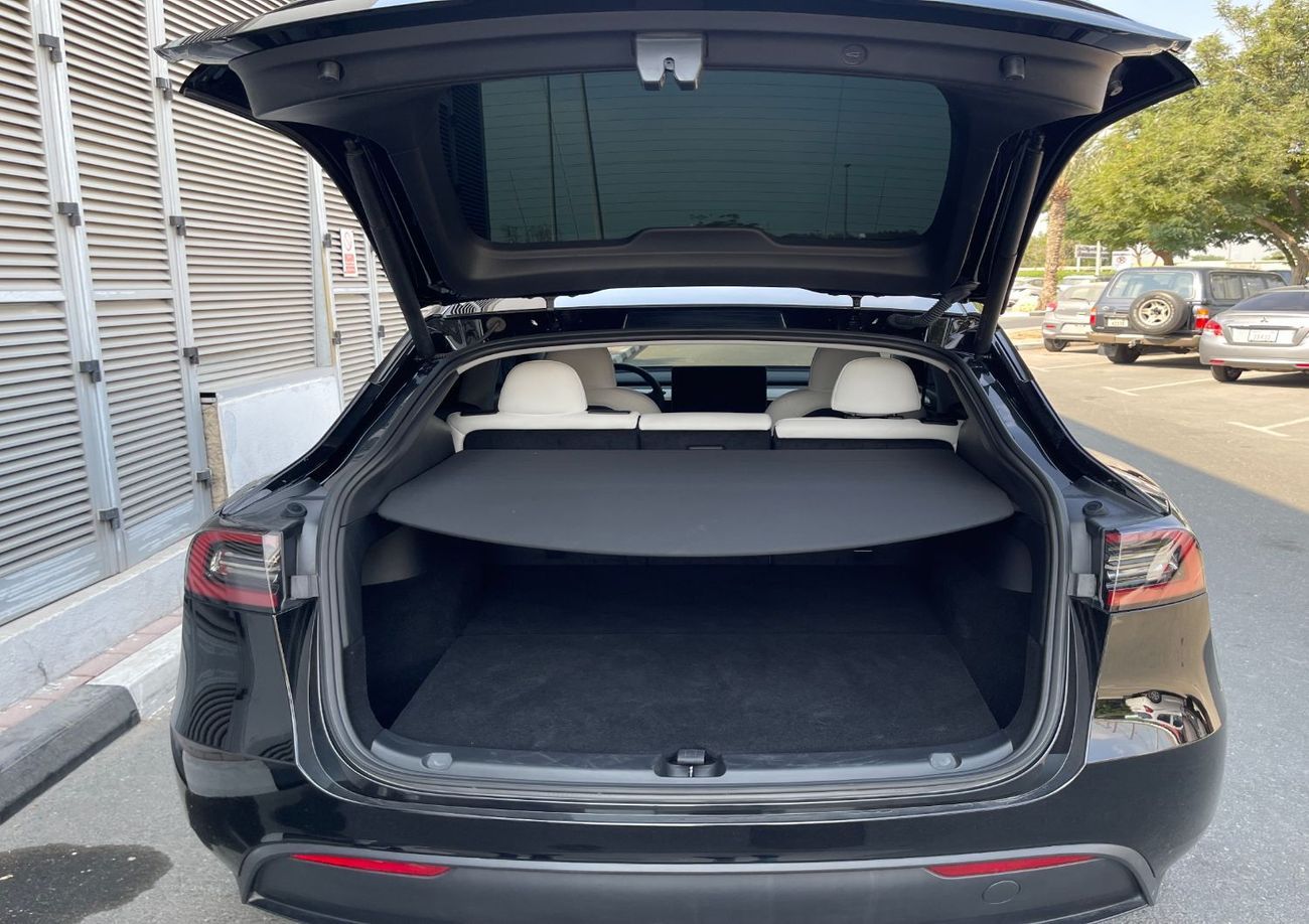 Tesla Model Y LONG RANGE AWD GCC SPECIFICATION -TESLA CENTRE DUBAI