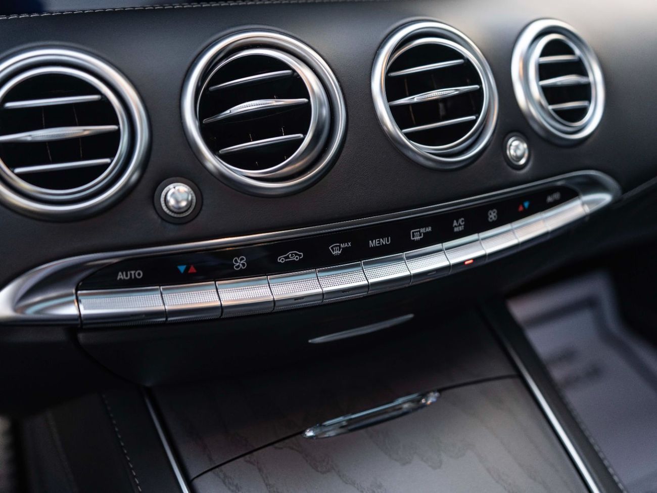 Mercedes Maybach S560 Maybach S560 4MATIC COUPE