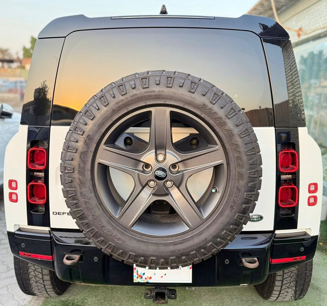 لاند روفر ديفندر P400 90 X-Dynamic HSE 3.0L (5 Seater)