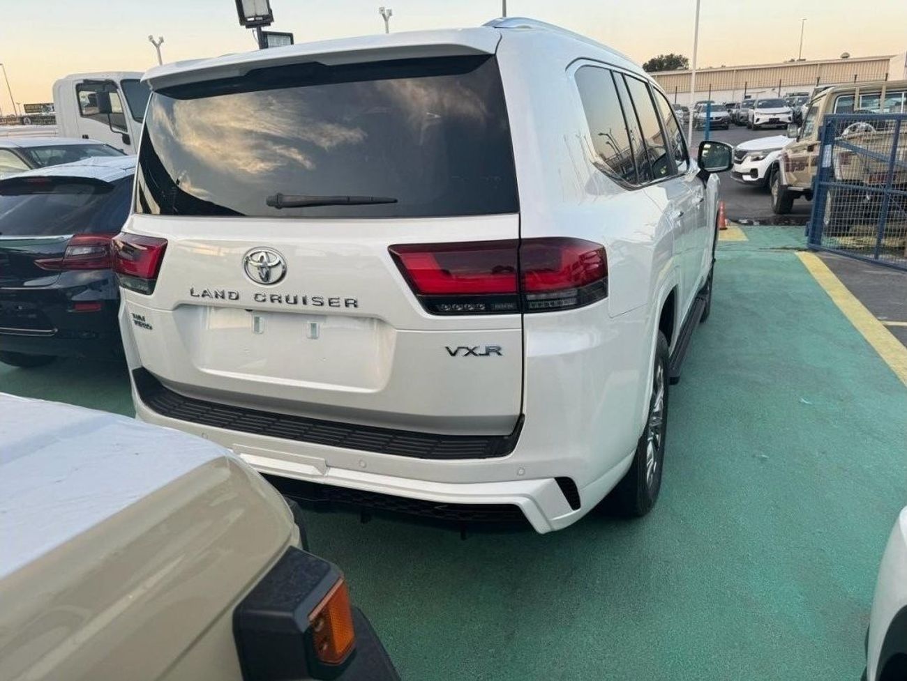 Toyota Land Cruiser VXR 3.5L