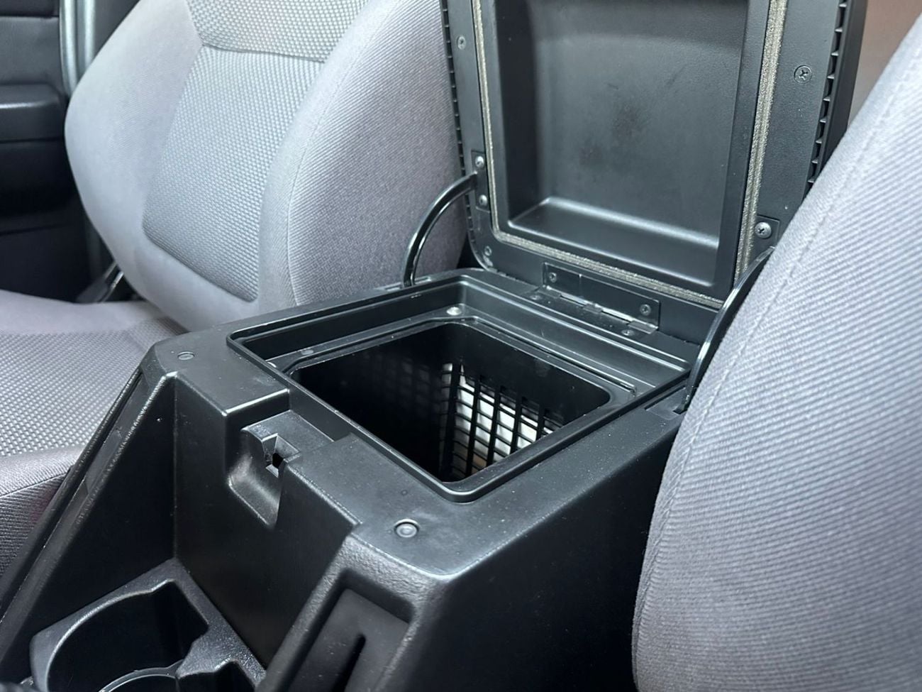 Nissan Patrol Safari 4.8L (4800 CC) - 6-cylinder VTC