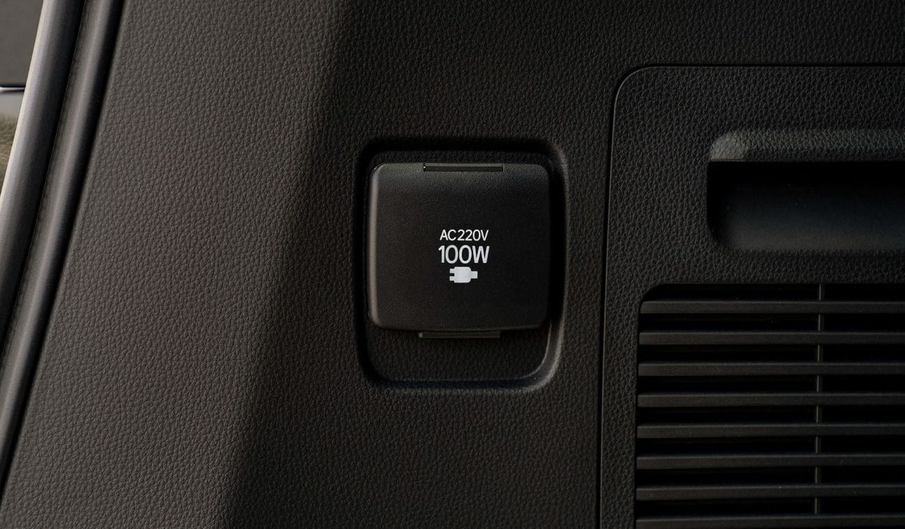 Toyota Land Cruiser GXR 4.0L V6 PETROL