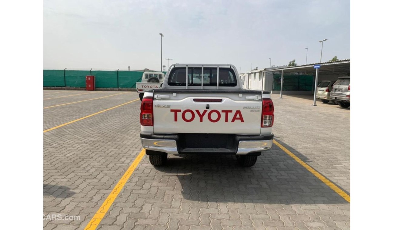 تويوتا هيلوكس TOYOTA HILUX 2.7L M/T FULL OPTION PUSH START