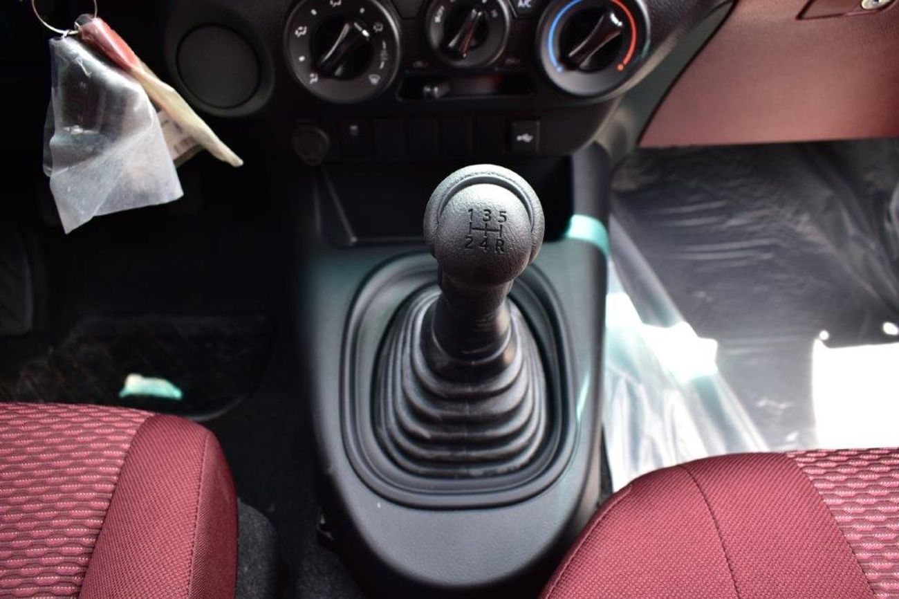 تويوتا هيلوكس GL 2.4L Double Cab Utility