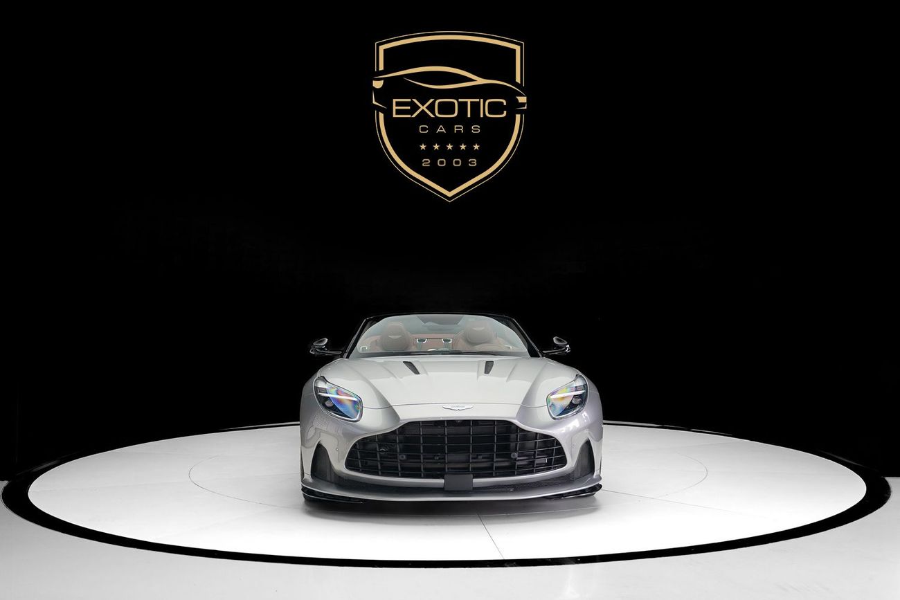 أستون مارتن DB12 VOLANTE