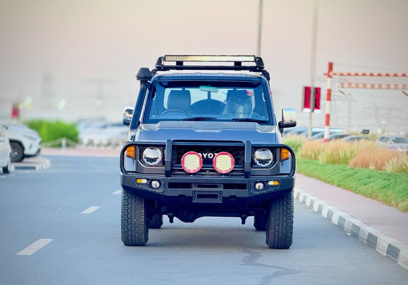 Toyota Land Cruiser Pick Up 2018 RHD Diesel Engine V8 Full Option Car is Very Clean and Perfect Condition