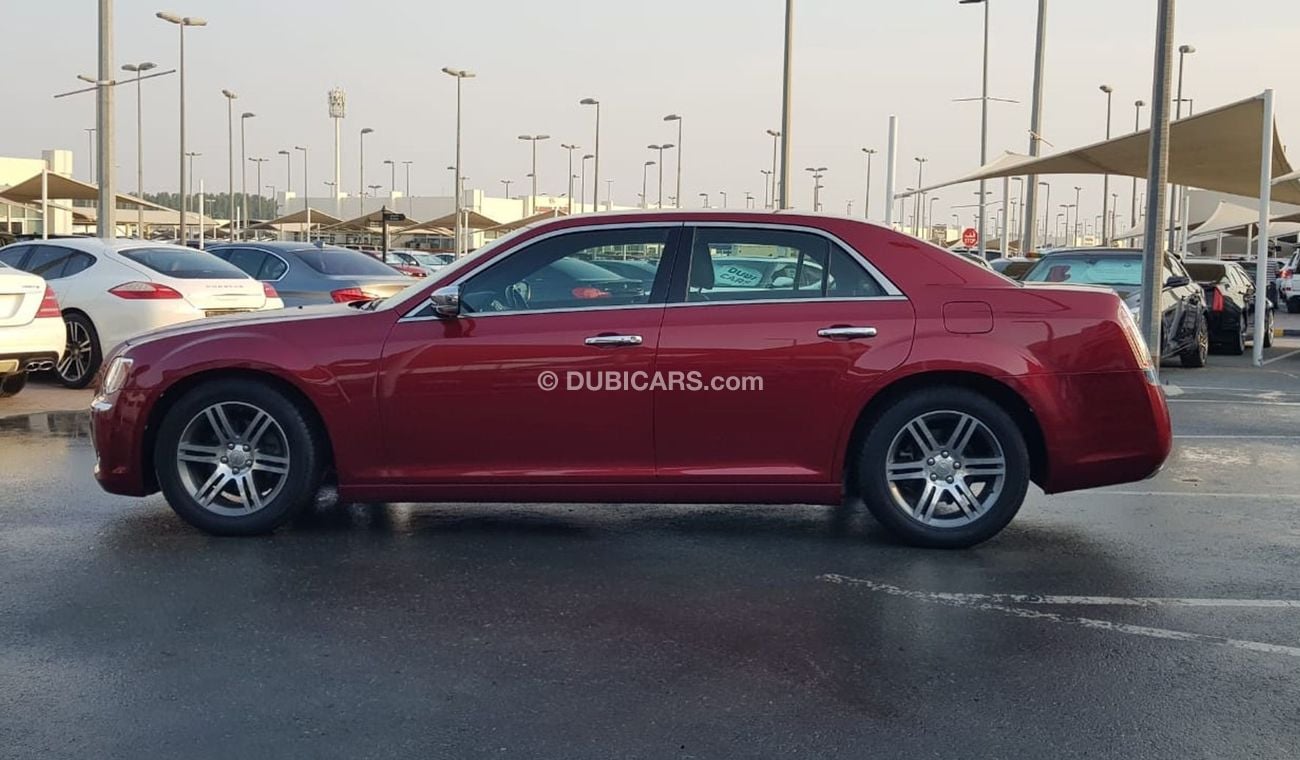 كرايسلر 300C موديل 2012 خليجي  حاله ممتازه من الداخل والخارج مالك واحد من الوكاله تشيكات وكاله 2مفتاح