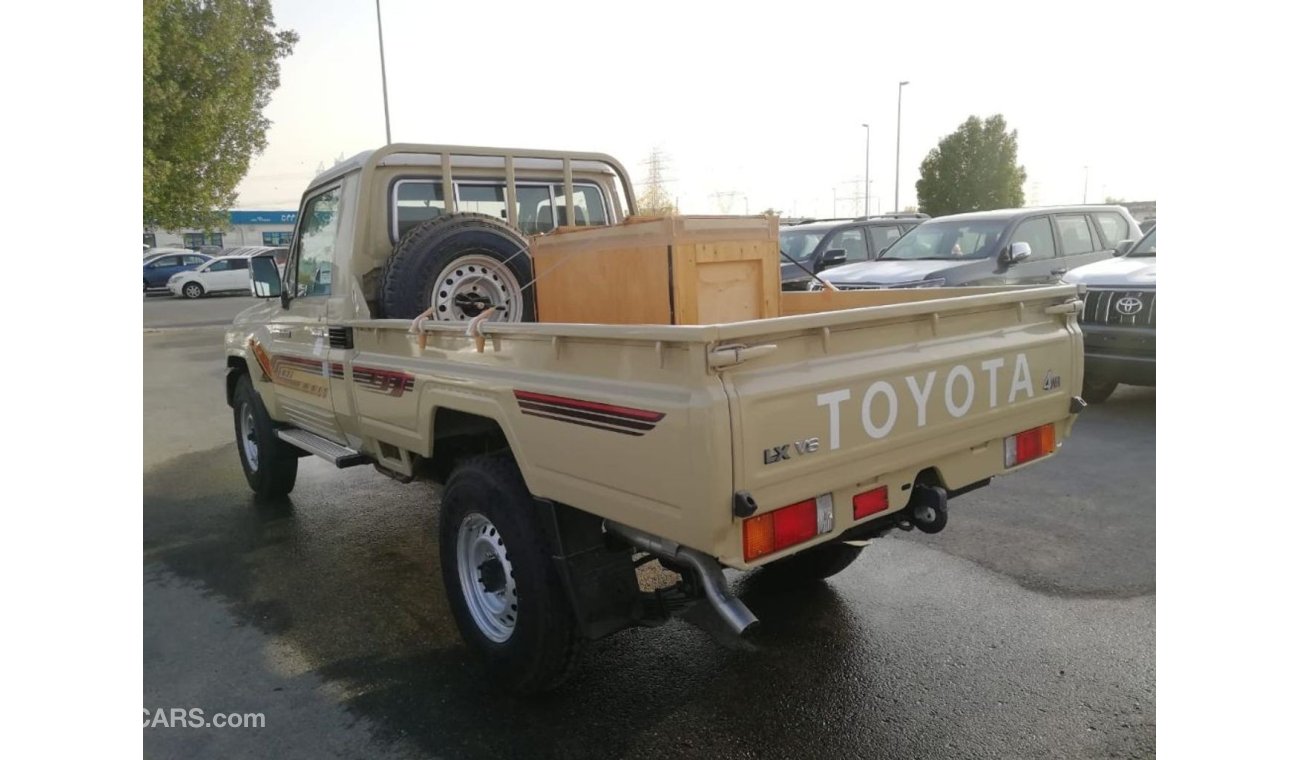 Toyota Land Cruiser Pick Up Pick UP 4.0L V6 MID Option with Difflock