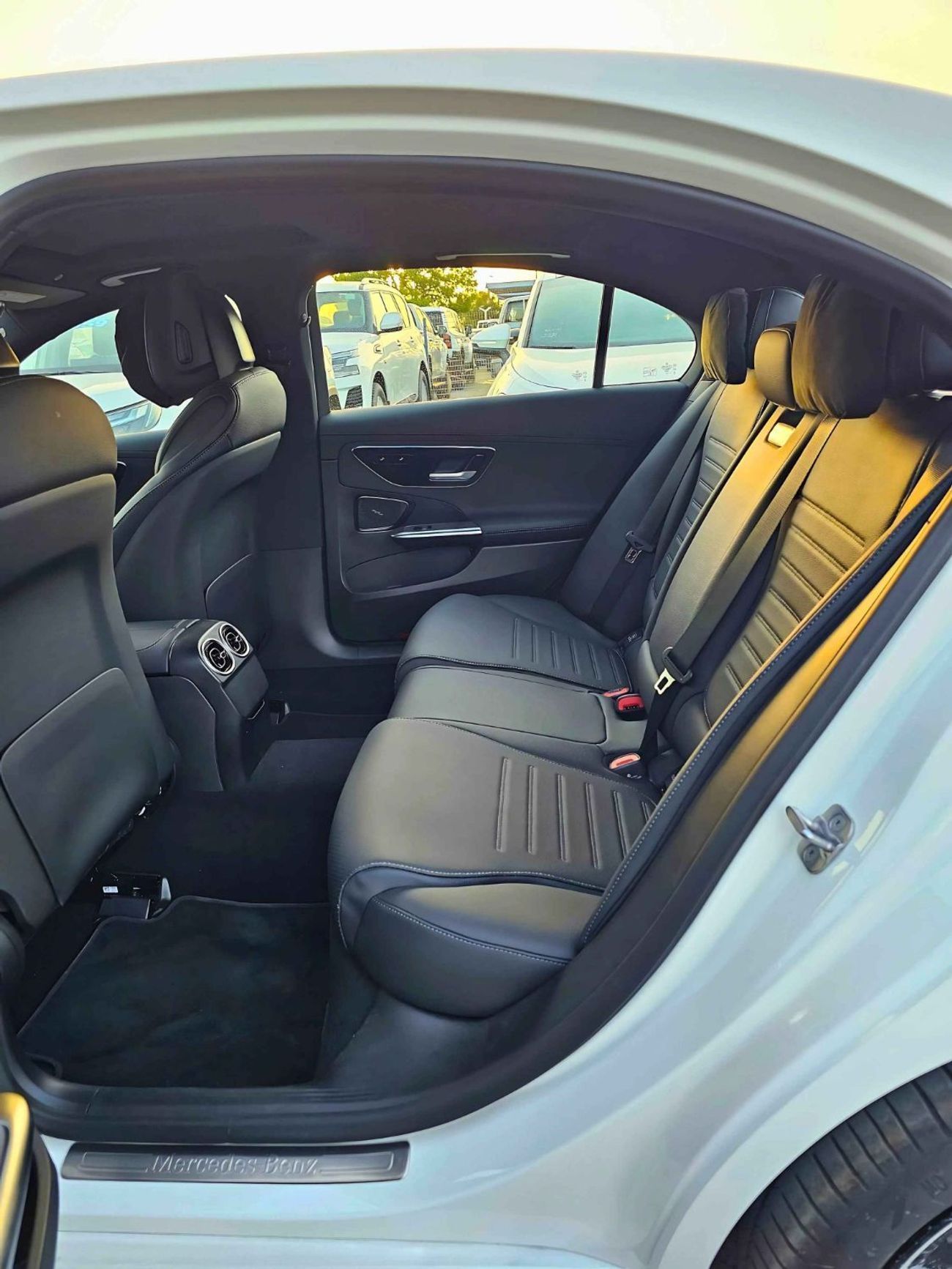 مرسيدس بنز C 200 L 1.5L / TURBO SPORT EDITION / 360* CAMERA / LEATHER SEATS / FULL OPTION (CODE # C200L)