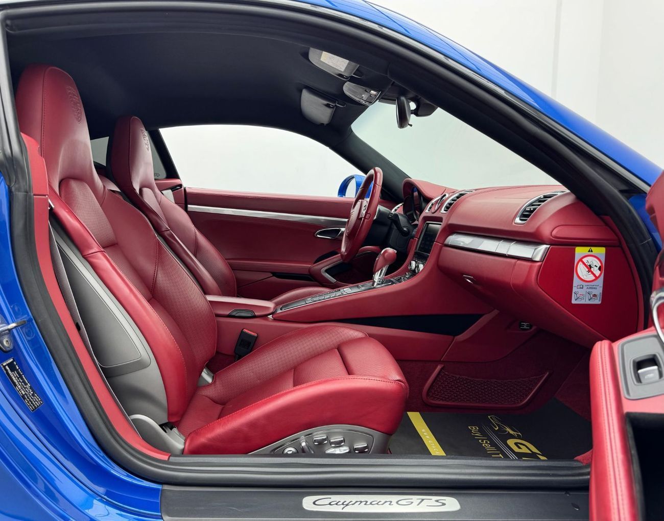 Porsche Cayman GTS 3.4L 2015 Porsche  Cayman GTS, Full Agency Service History, Excellent Condition, GCC