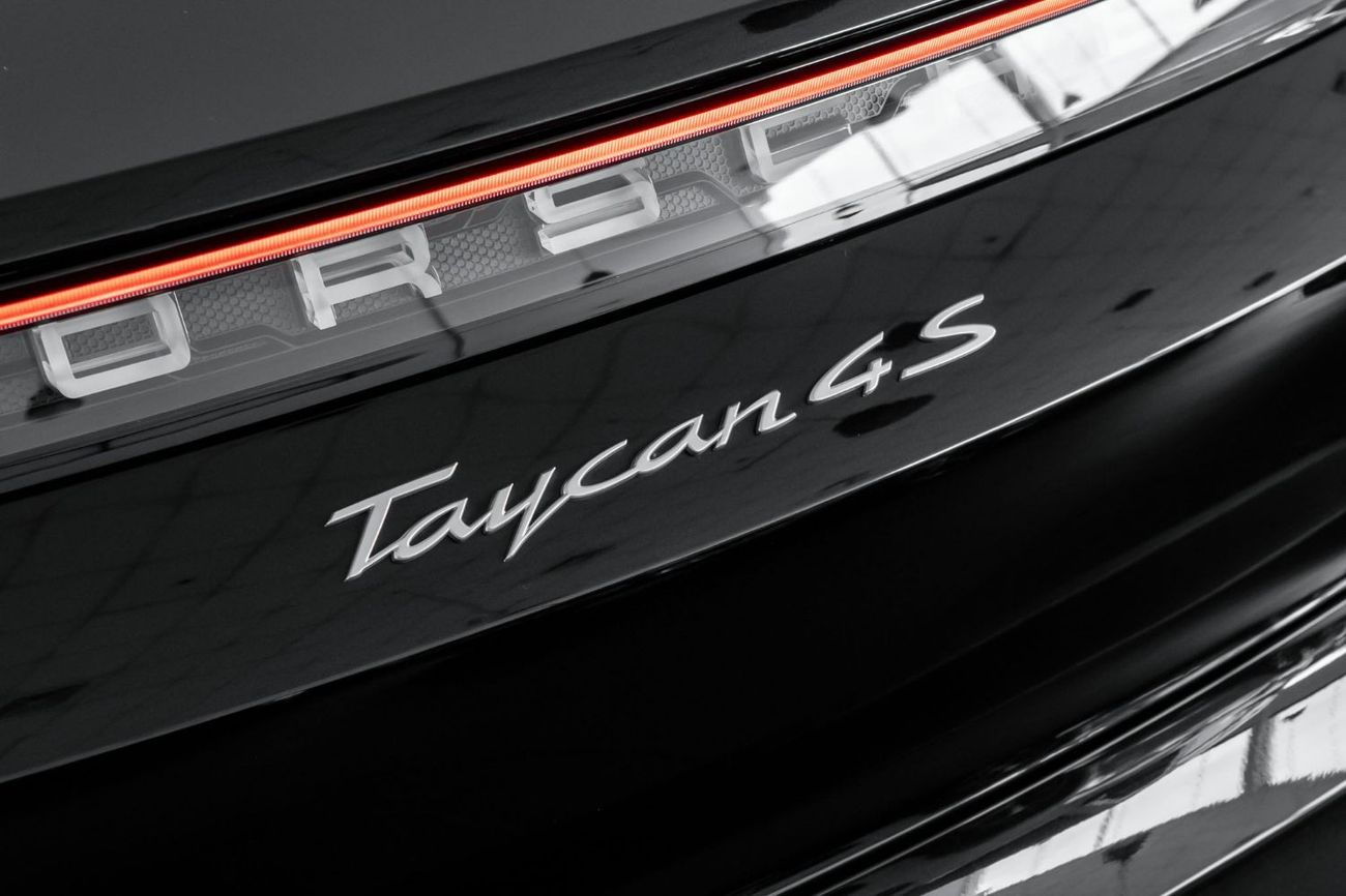 Porsche Taycan 4S