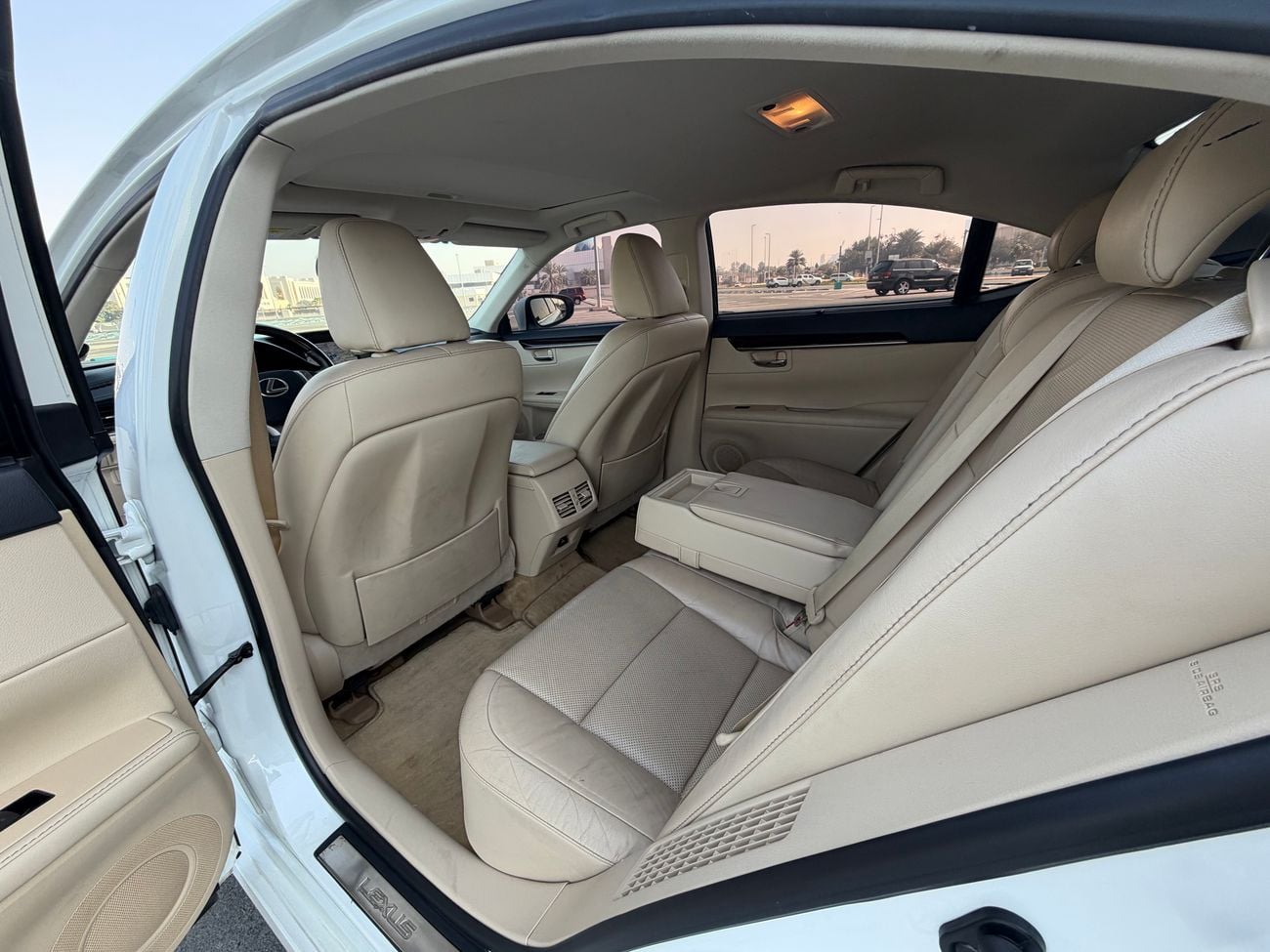 لكزس ES300h Hybrid 2.5L