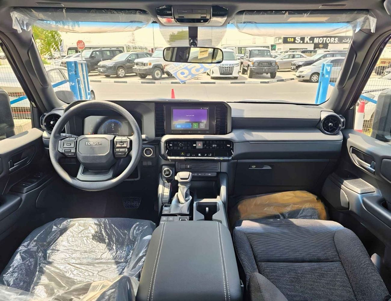 Toyota Prado TURBO ALL ROUNDER / 2.8L DIESEL V4 / SQUARE LIGHTS / DIFFLOCK / SUNROOF / COOL BOX (CODE # P28AR2)