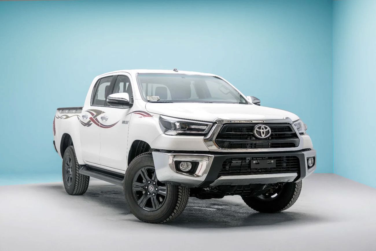 تويوتا هيلوكس Double Cab 2.7L Full Option