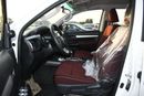 تويوتا هيلوكس 2.7L AUTOMATIC FULL OPTION