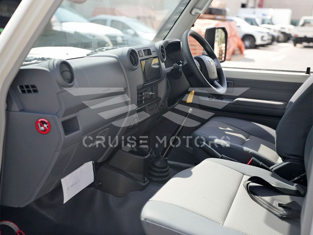 Toyota Land Cruiser 70 LC 78 - Manual - 4.2L - Diesel - HardTop - Station wagon - 4x4 - 13 Seats - 3 Door