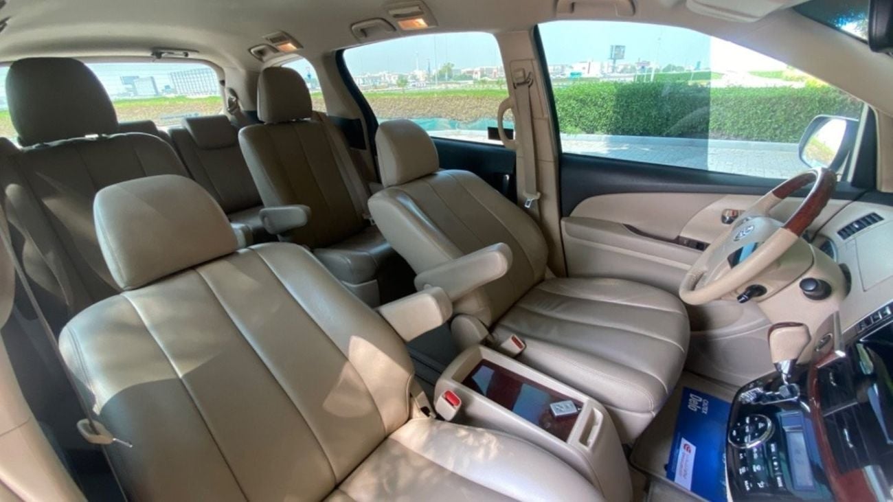 تويوتا بريفيا SE SE Full option