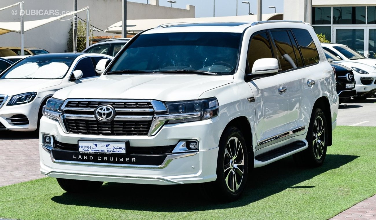 Toyota Land Cruiser VXR V8 Face lift 2020