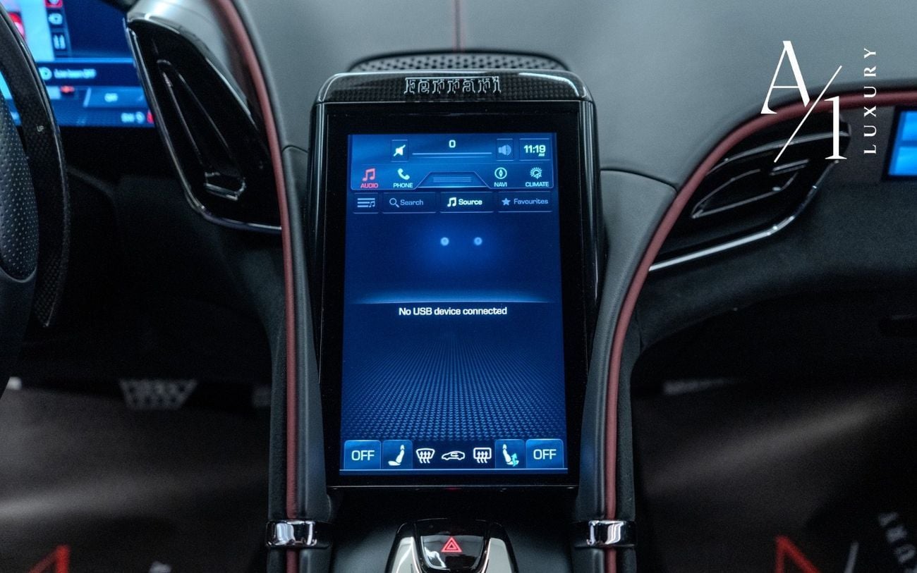 فيراري روما 2021 Ferrari Roma, With Warranty & Service Contract, Carbon Fibre Package, Excellent Condition, GCC