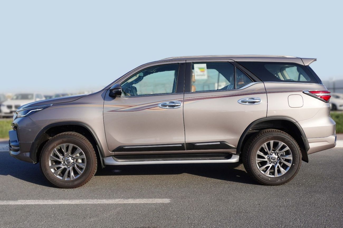Toyota Fortuner SR5 , 4.0L , PETROL 2026