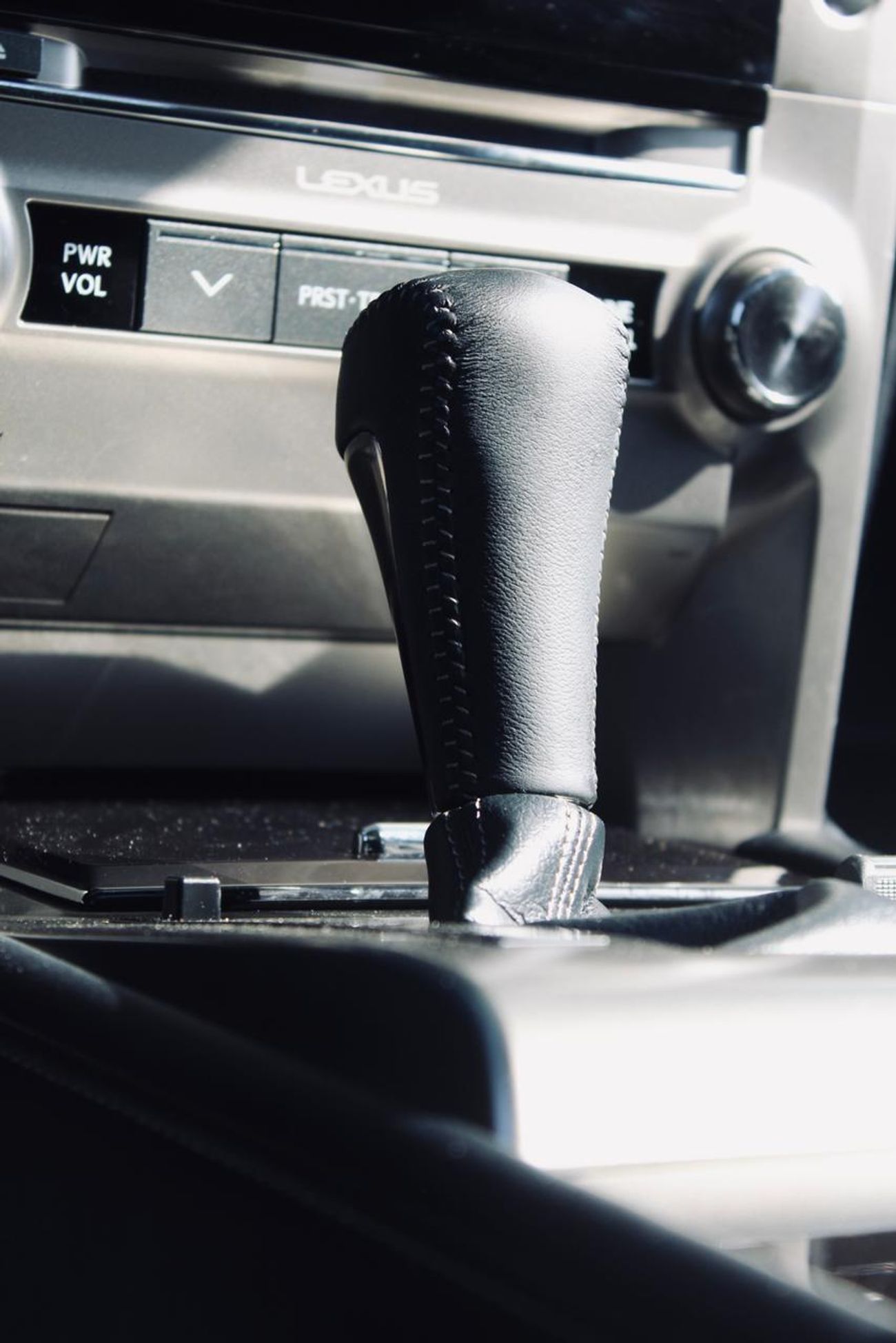 Lexus GX460 The 2014 Lexus GX 460 is a luxurious, body-on-frame mid-size SUV featuring a 301-hp 4.6-liter V8, st