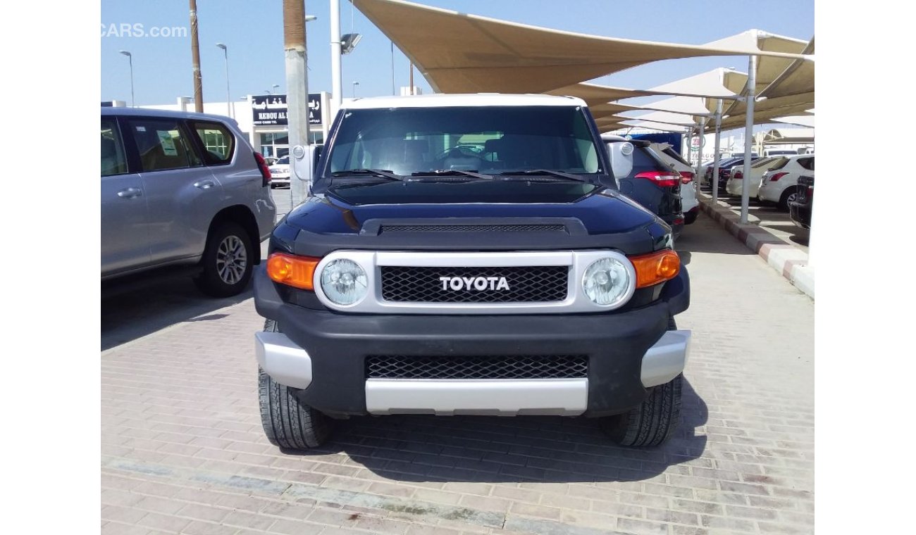 تويوتا إف جي كروزر Toyota FJ Cruiser 2010 GCC