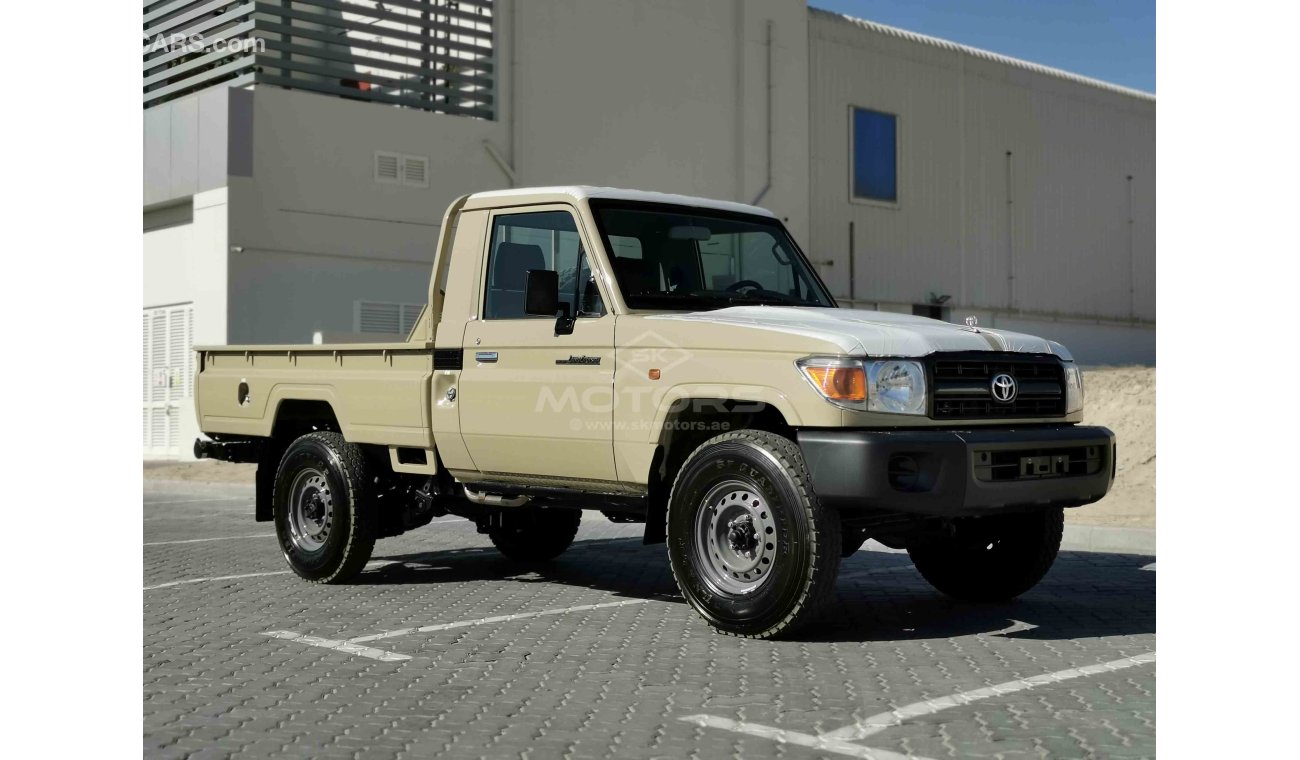 تويوتا لاند كروزر بيك آب 4.0L PETROL, 16" TYRE, TRAILER COUPLING, MANUAL WINDOWS (CODE # LCSC02)