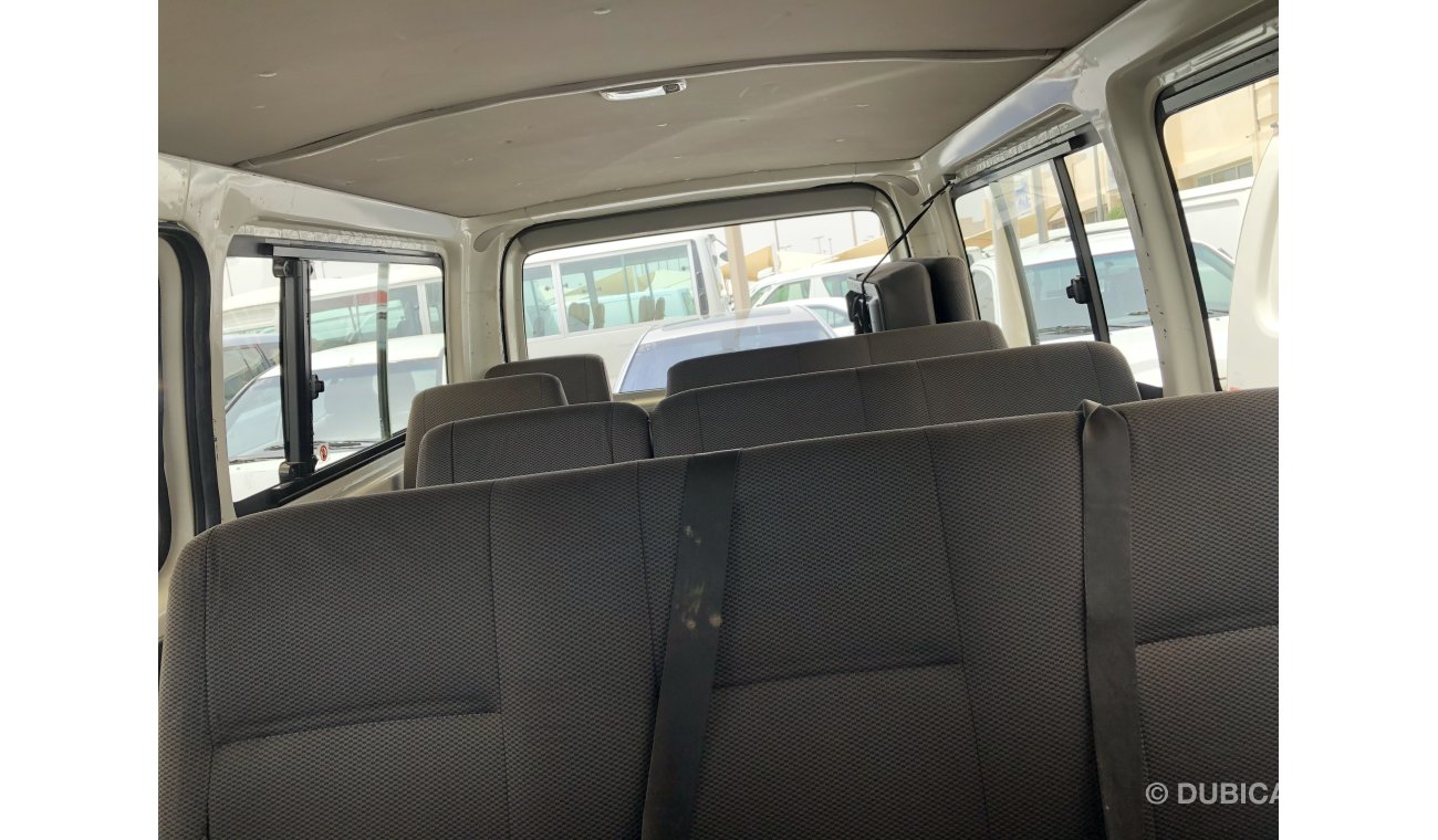 تويوتا هاياس Toyota Hiace bus 15 str,model:2013. Excellent Condition