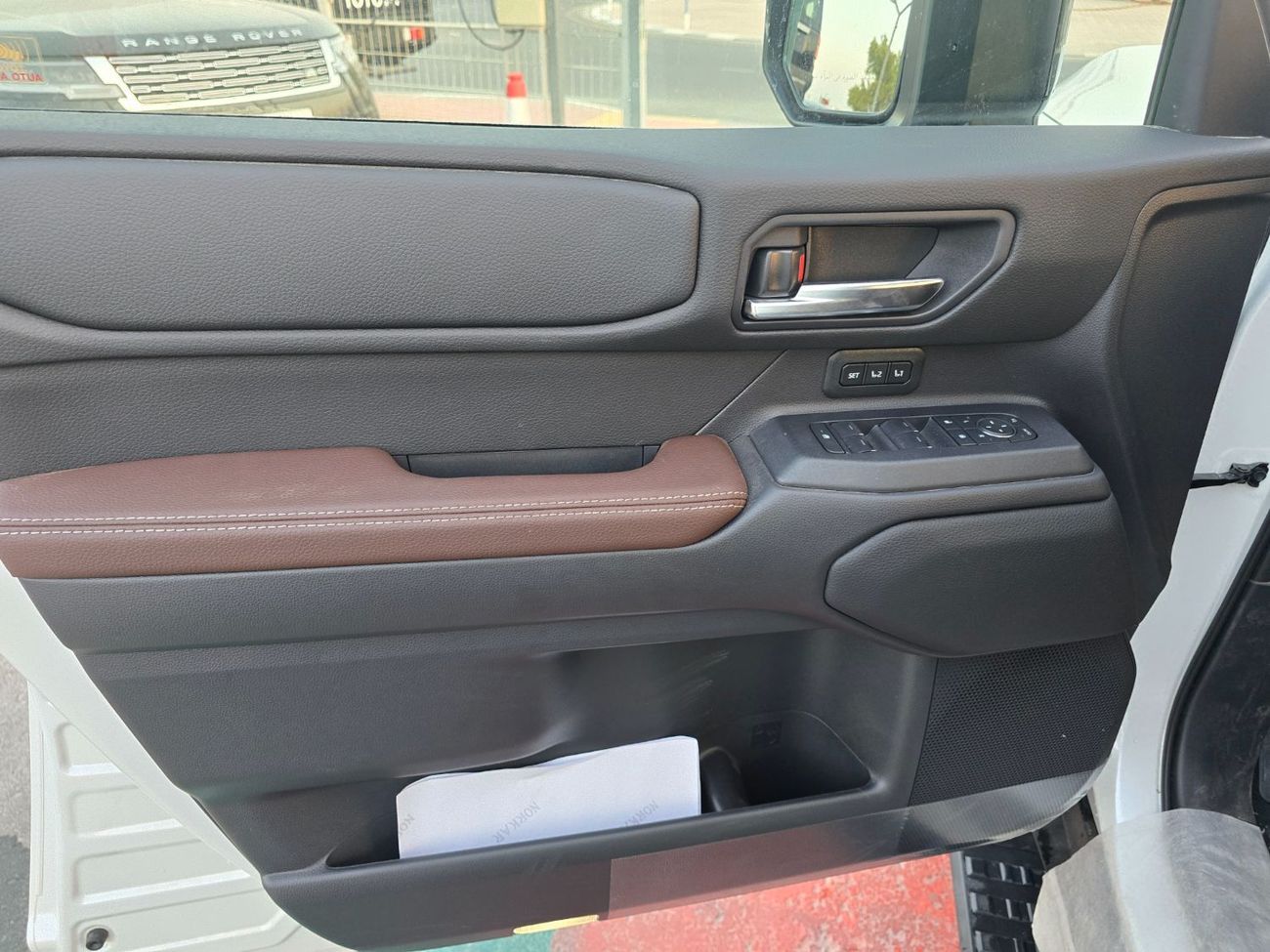 Toyota Prado Toyota land Cruiser Prado 4*4  2.4L Turbo A/T PETROL 2025 White color