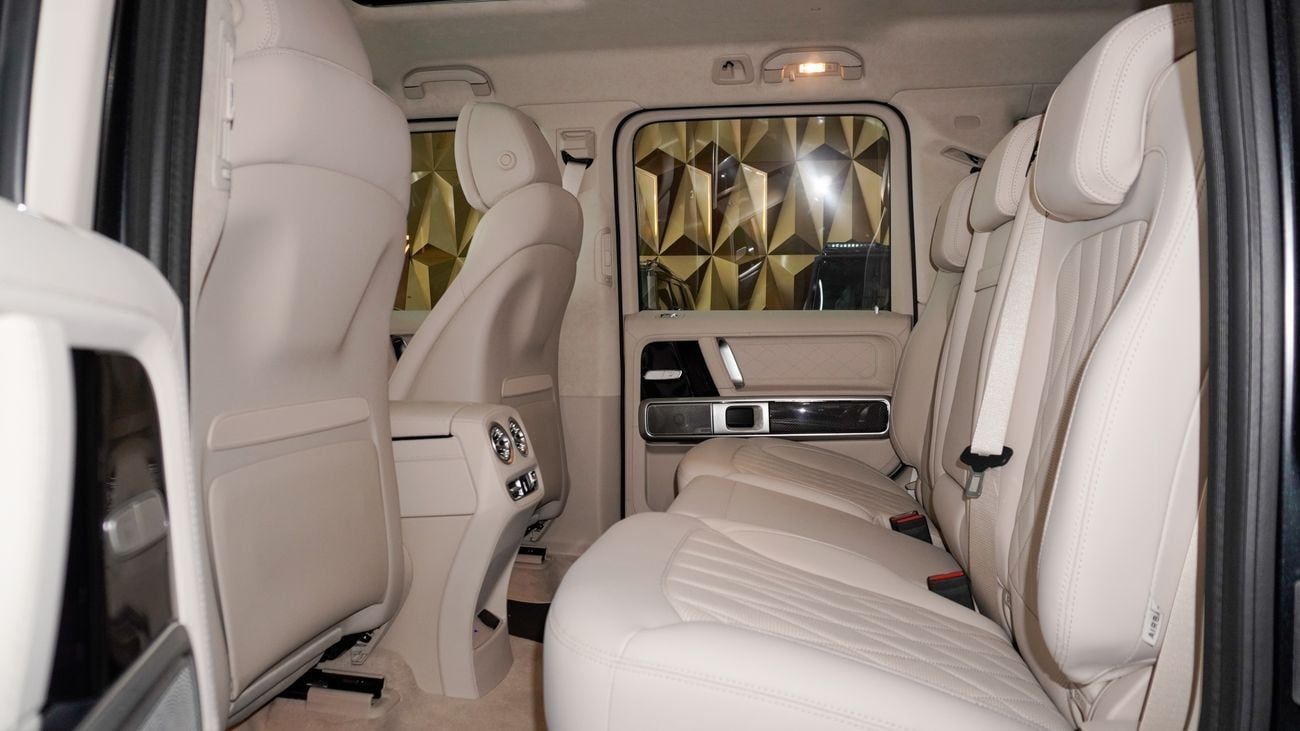 Mercedes-Benz G 63 AMG MERCEDES BENZ G63 AMG DOUBLE NIGHT PAKAGE (2025) WARRANTY & SERVICE