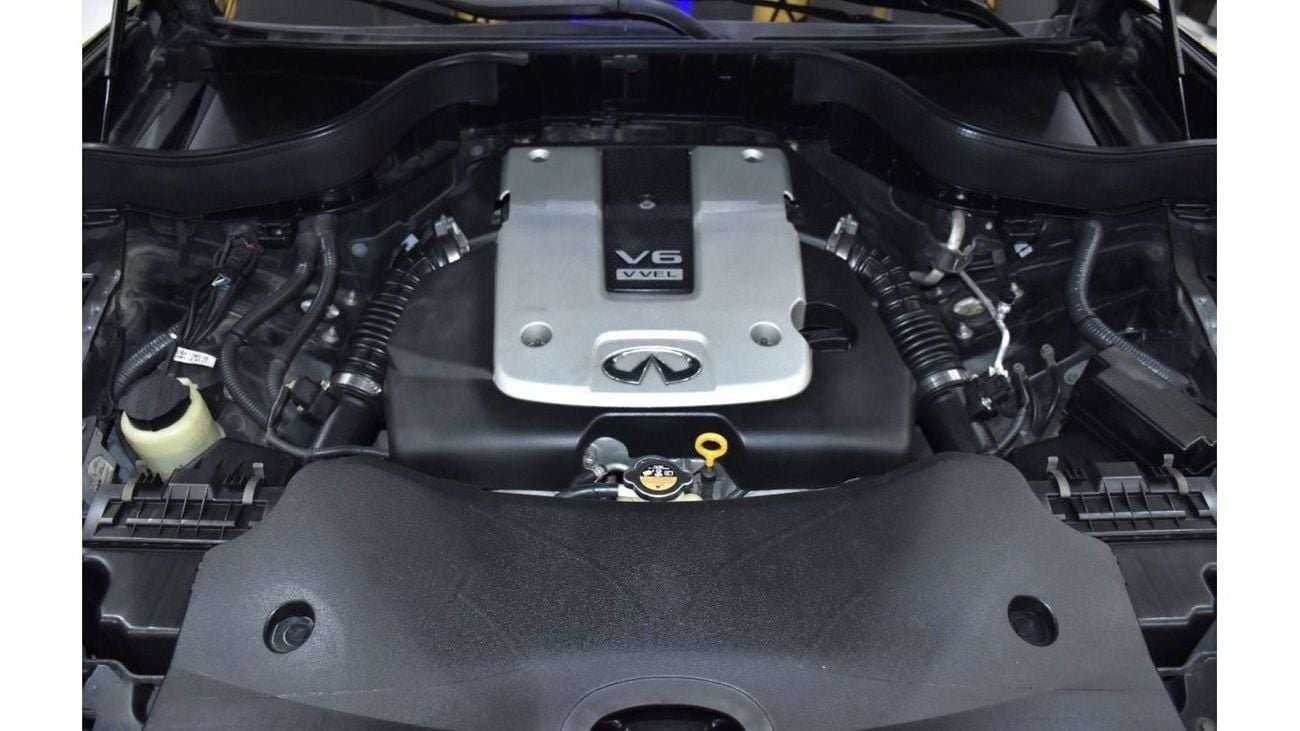 Infiniti QX70 EXCELLENT DEAL for our Infiniti QX70S ( 2015 Model ) in Black Color GCC Specs