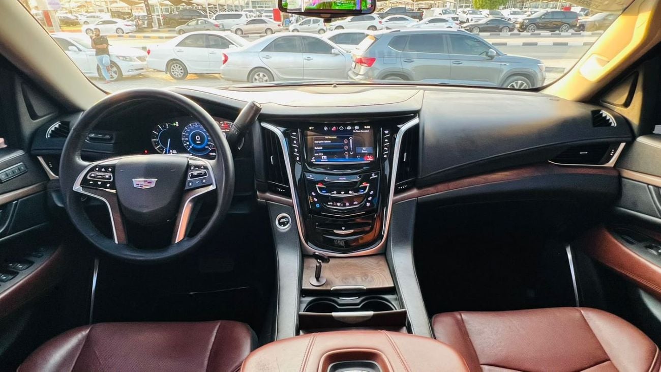 Cadillac Escalade PLATINUM 2018.ENGINE 6.2L/V8