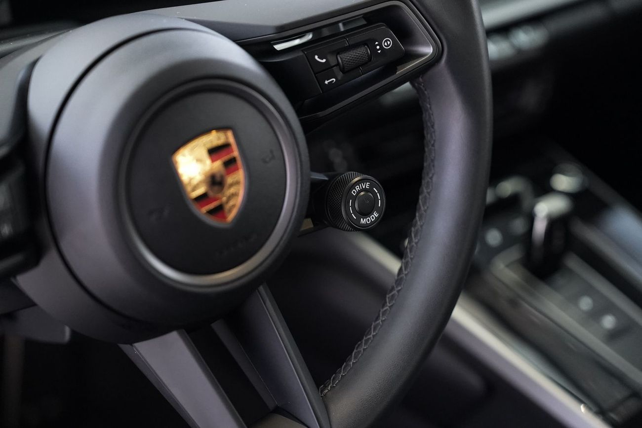 Porsche 911 Carrera S 3.0L (445 HP) Coupe