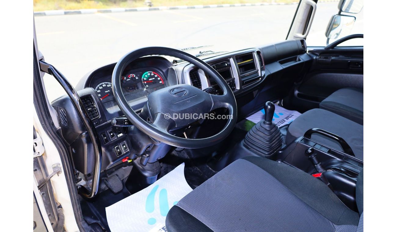 Hino 500 Series 1625 | 10 TON INSULATED BOX | Diesel | Excellent Condition | GCC Specs