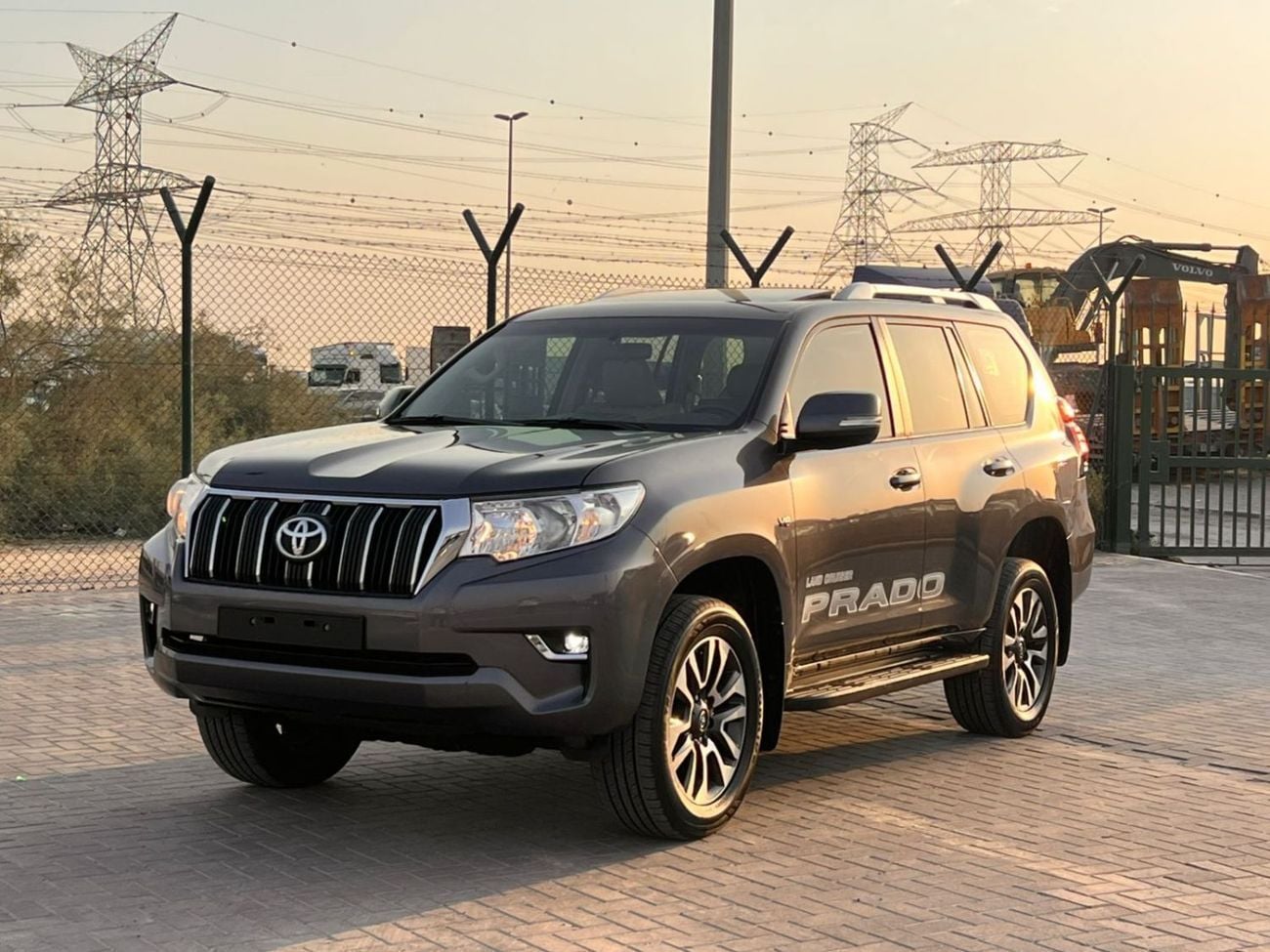 Toyota Prado TX-L 2022 Toyota Prado Full Option 4.0L V6 - AWD 4x4 GCC- Electric Seat - Rear CAM & Sensors - Cool B